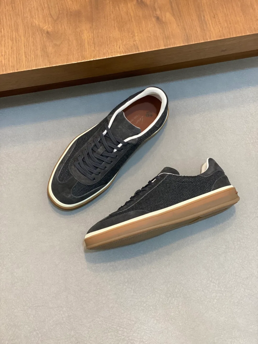 P420 Loro Piana - classic casual shoes, men's lace-up casual shoes and sneakers, high-quality lightweight and comfortable fabrics, suitable for outdoor leisure, the color scheme is young and energetic, it goes great with sportswear or casual suits! Code number: 39-44 (38, 45, 46, can be customized No. 088